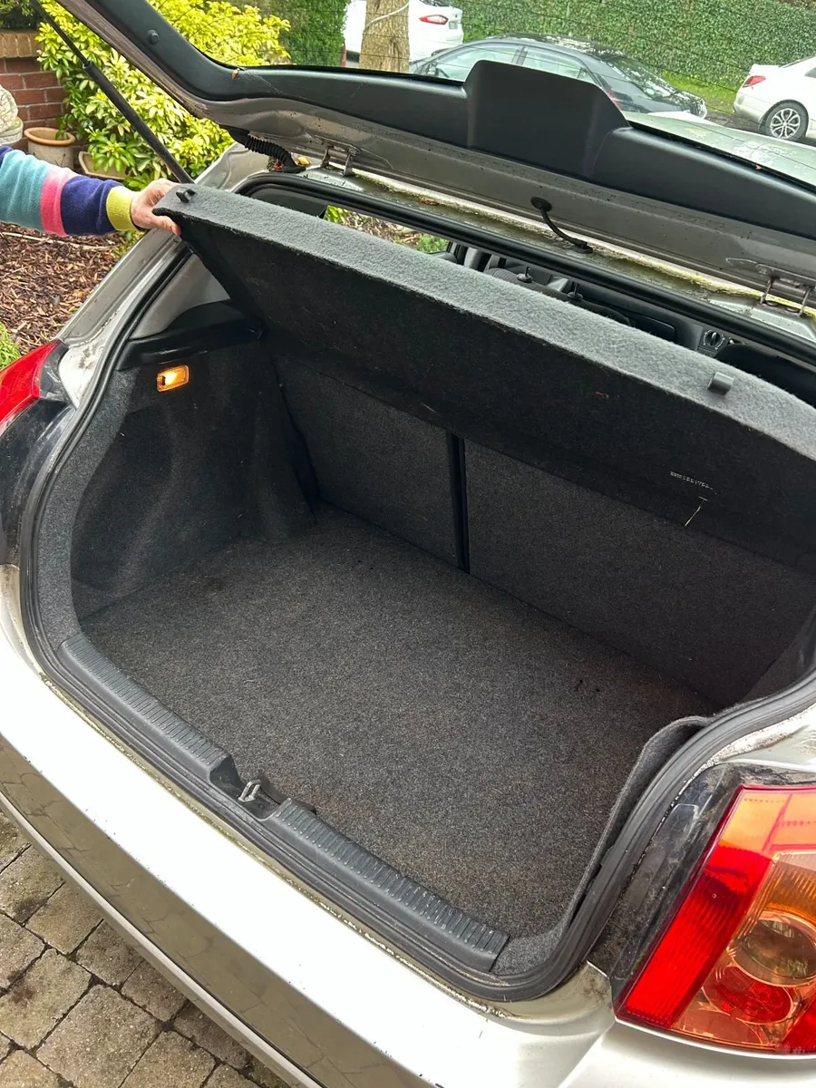 Toyota Corolla 2006 - Image 2