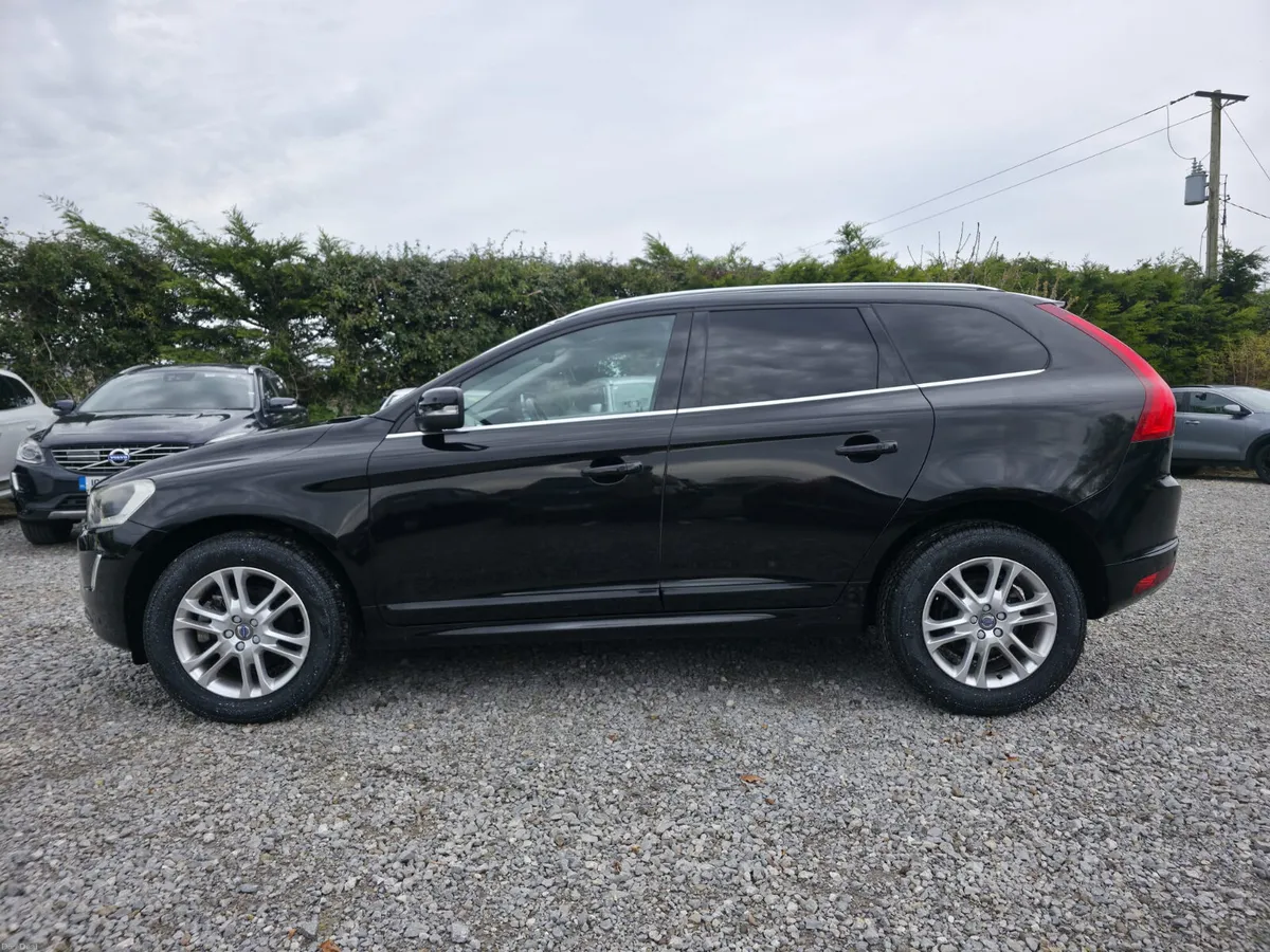 2016 Volvo XC60 - Image 2