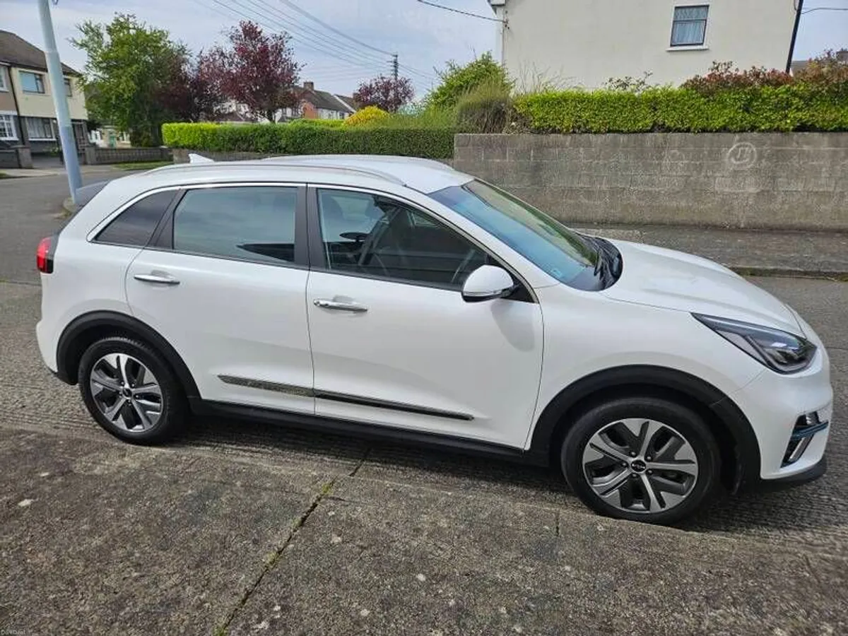 2022 Kia E-niro - Image 2