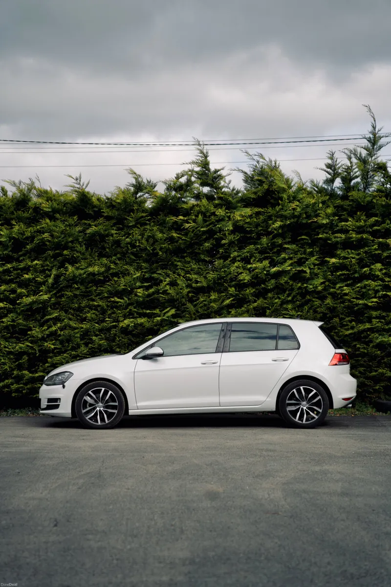 Volkswagen Golf 1.4 2017 - Image 2