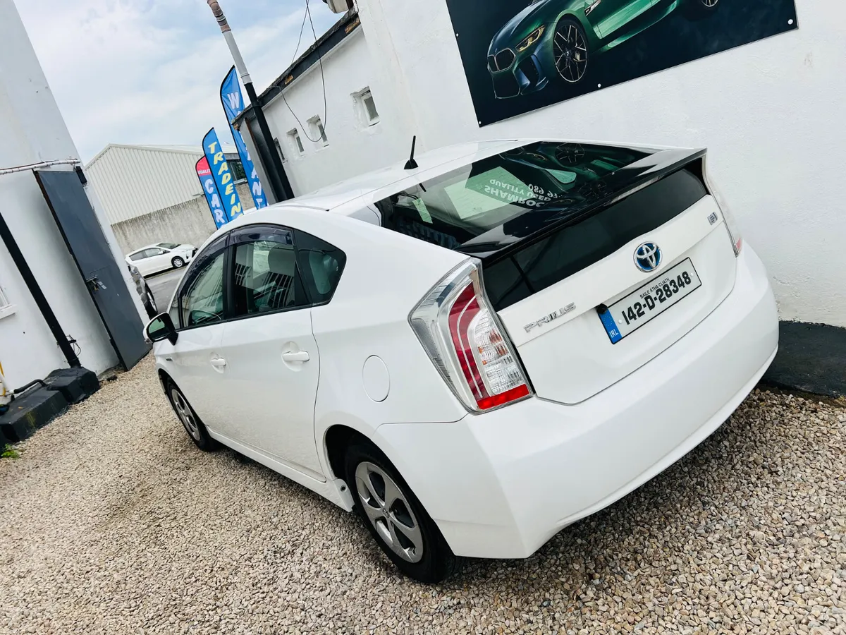 2014 Toyota Prius 1.8 Hybird *low kms* - Image 3