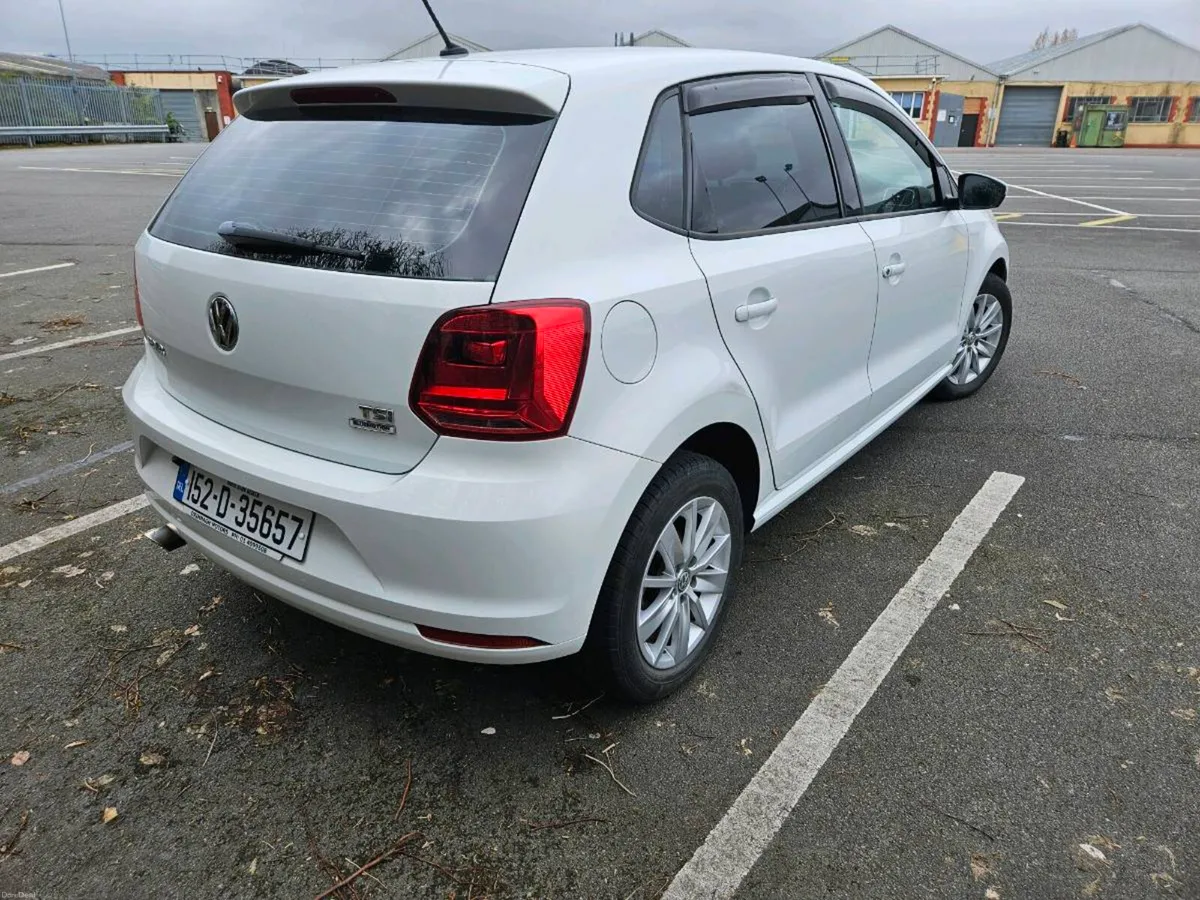 Volkswagen Polo.. 2015 model. Automatic - Image 3