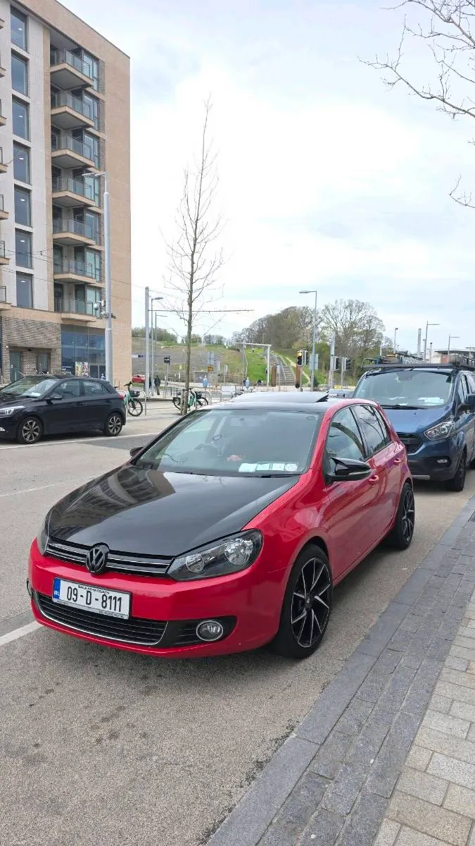 low mileage VW Golf 1.4 tsi 160bhp 6 speed sunroof - Image 1
