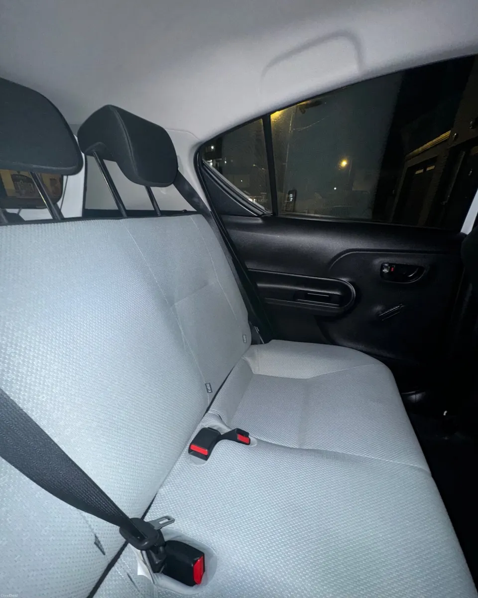 Toyota Aqua 2017 - Image 4