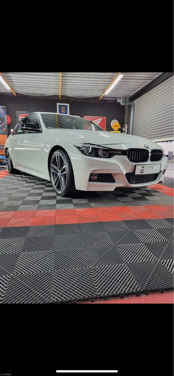 BMW 330e M Sport Shadow Edition - Image 2