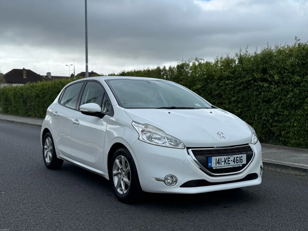 Peugeot 208 - Image 1