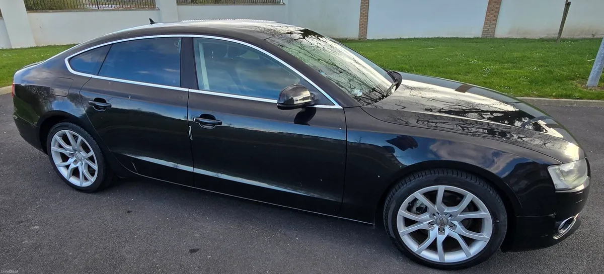 Audi A5 2010 - Image 1