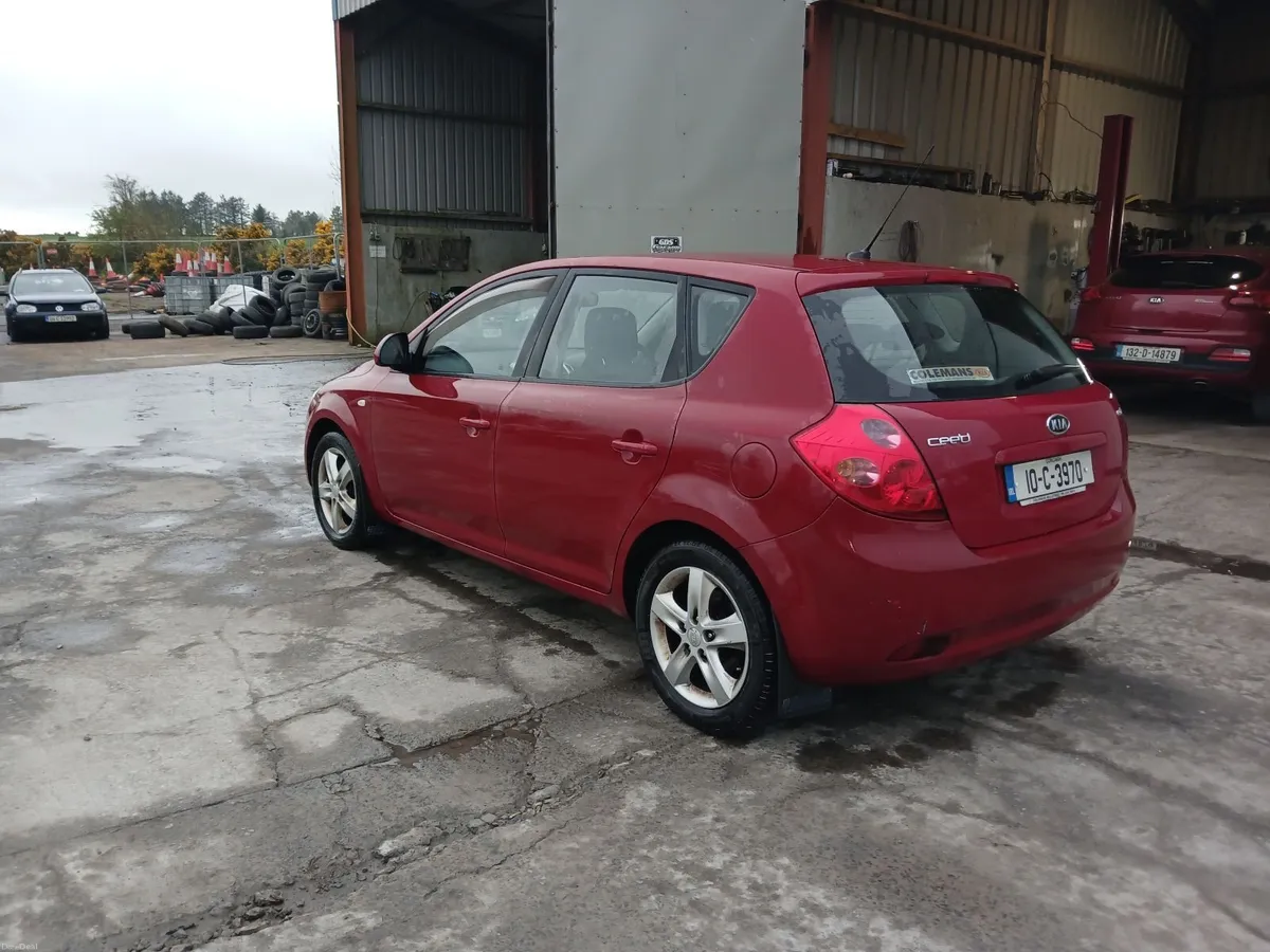 Kia Ceed 2010 - Image 4