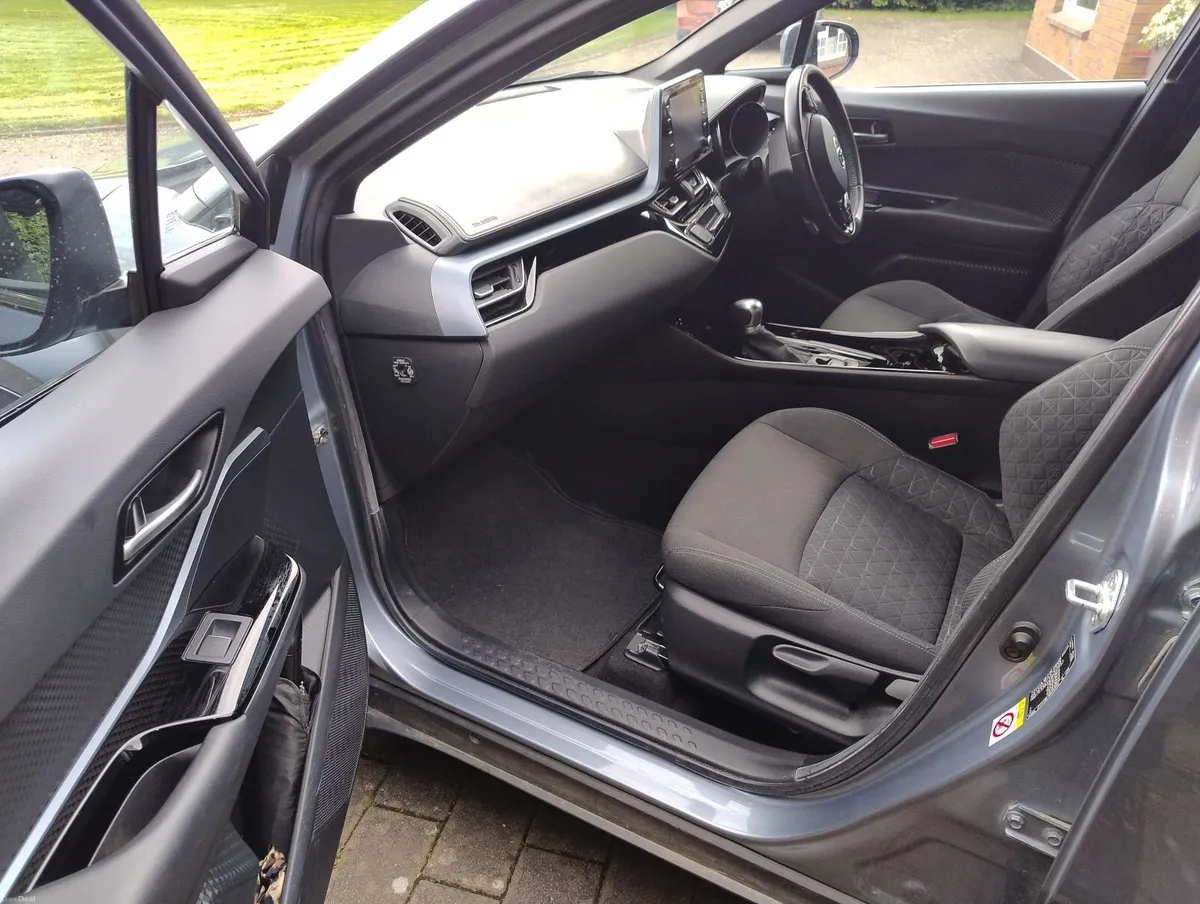 Toyota C-HR - Low Mileage - Image 4