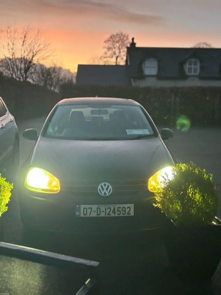 2007 Volkswagen Golf - Image 2