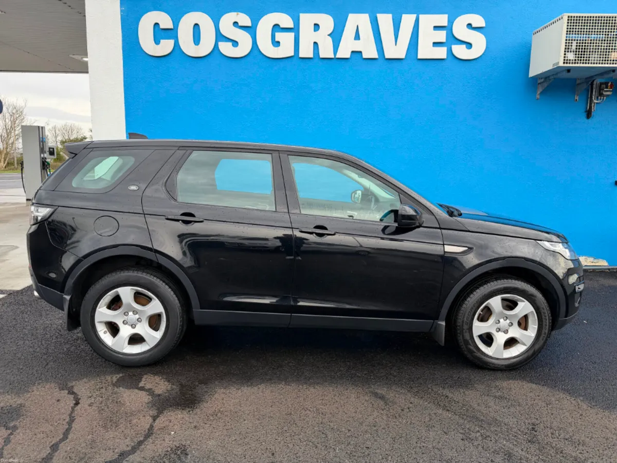 Land Rover Discovery Sport 2 0 ED4 SE TEC *HEATED - Image 2