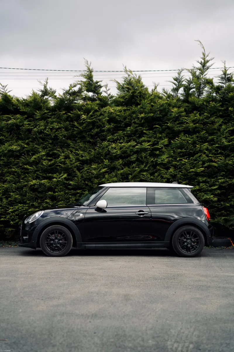 MINI Cooper D 1.5 2019 - Image 2