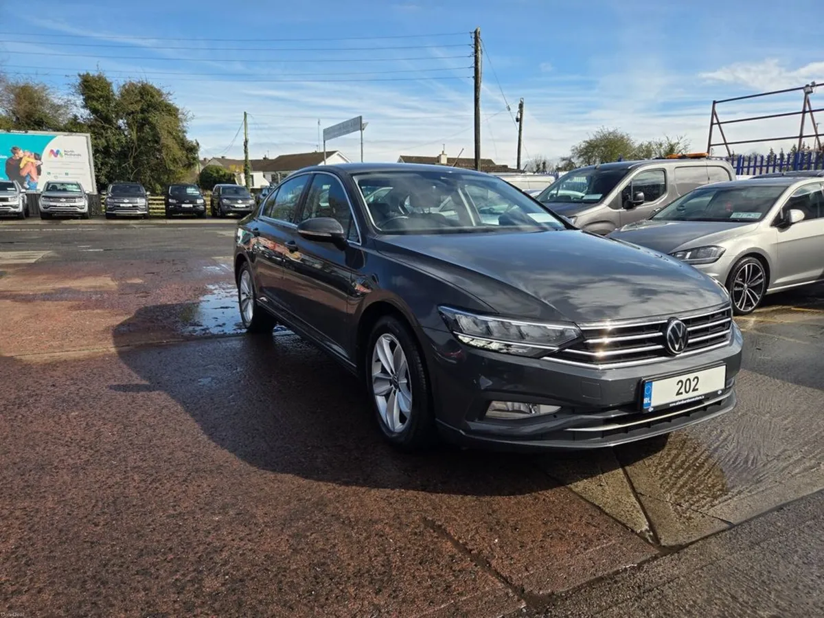 Volkswagen Passat SE NAV TDI - Image 2