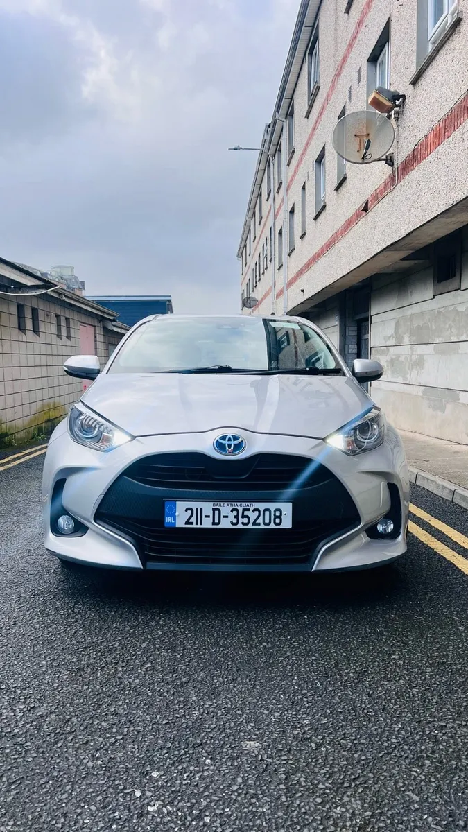 Toyota Yaris Hybrid Luna 2021 **Fresh NCT** - Image 2