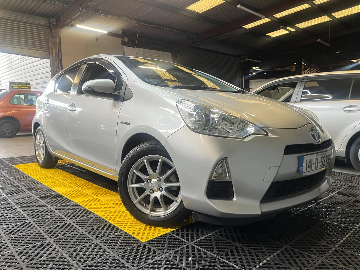 Toyota Aqua 2014 auto - Image 1