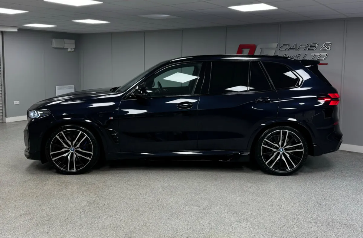 2023 BMW X5 50E M Sport LCI Automatic X Drive - Image 4