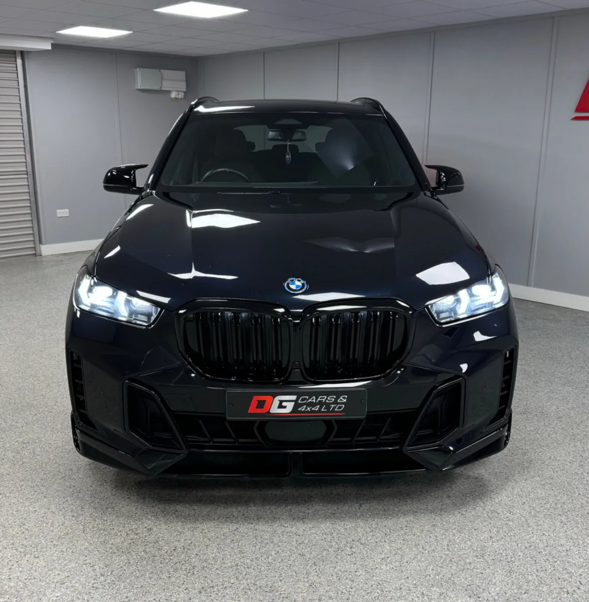 2023 BMW X5 50E M Sport LCI Automatic X Drive - Image 2