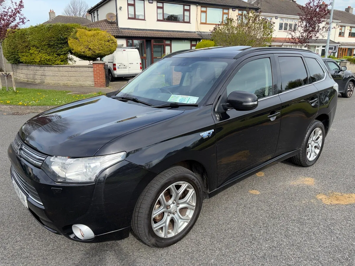 151 Mitsubishi Outlander Nct 07/27 HYBRID - Image 4