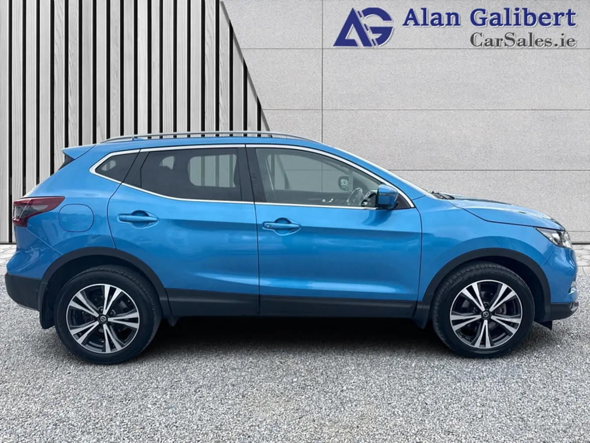 Nissan Qashqai 1.7 DSL SV PREMIUM 4X4 - Image 3