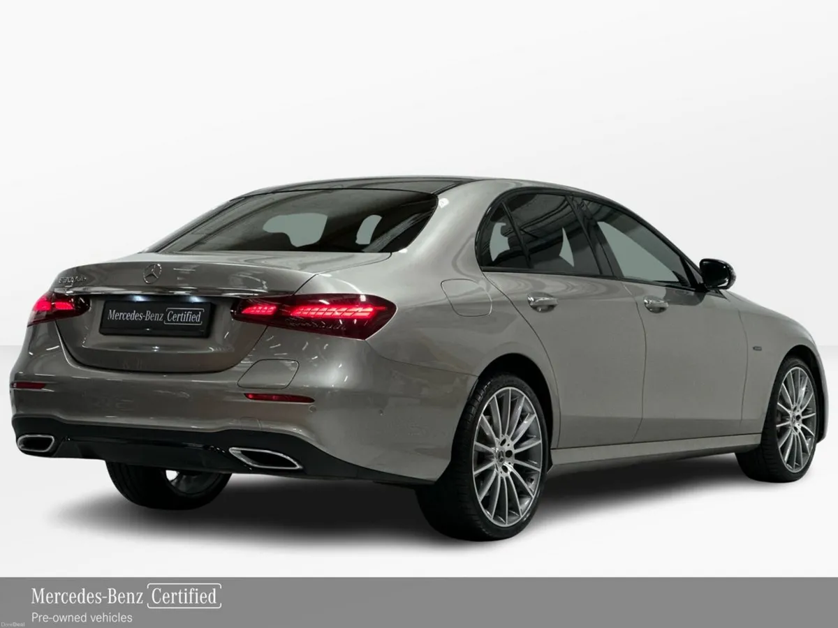 Mercedes-Benz E-Class E300 DE Premium + AMG Line P - Image 3