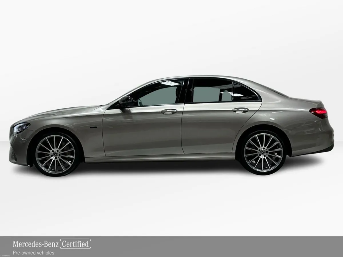 Mercedes-Benz E-Class E300 DE Premium + AMG Line P - Image 6