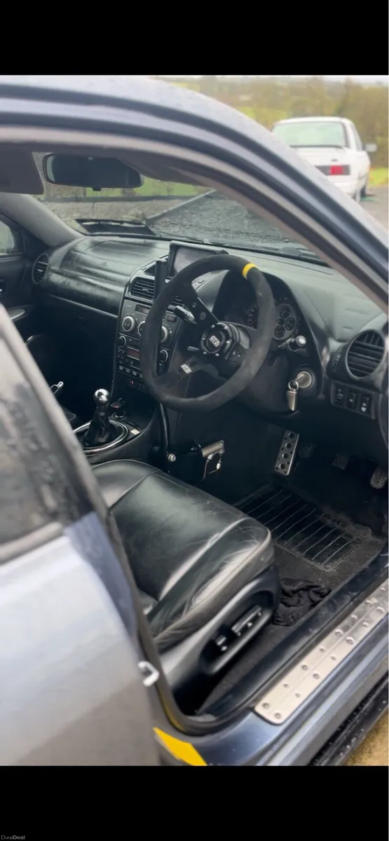 2004 is200 - Image 3