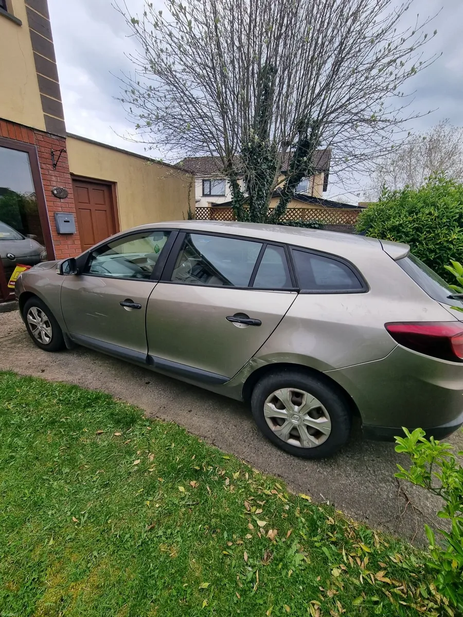 Renault Megane 2010 - Image 2
