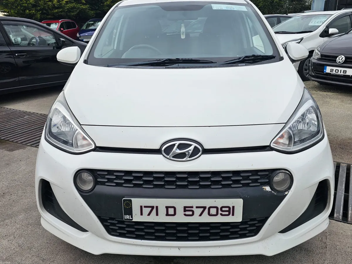 €5990 Hyundai i10 2017 absolute bargain €5999 - Image 2