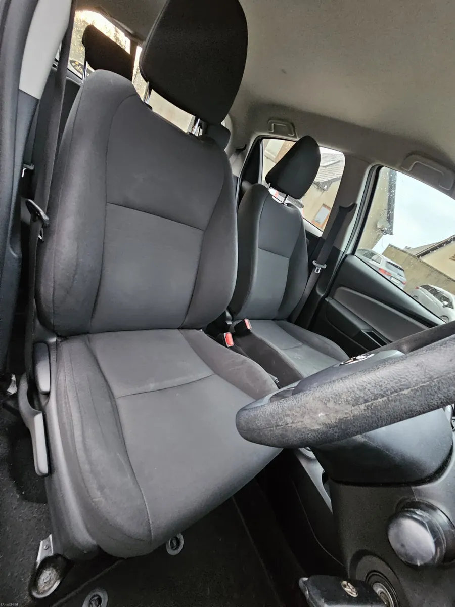 Toyota Yaris 2015 petrol nct&tax €8900 - Image 4