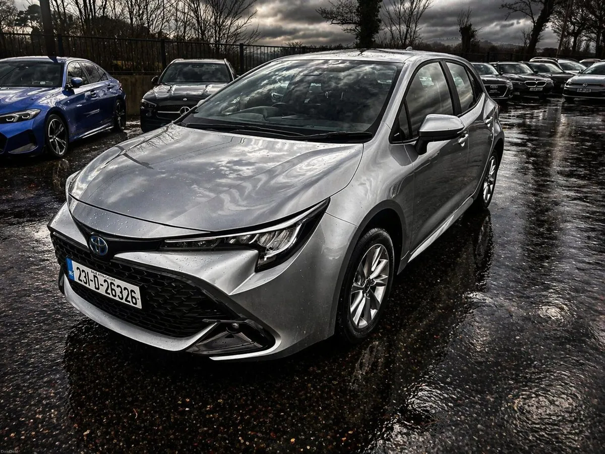 231 Toyota Corolla 1.8 HYBRID AUTOMATIC - Image 4