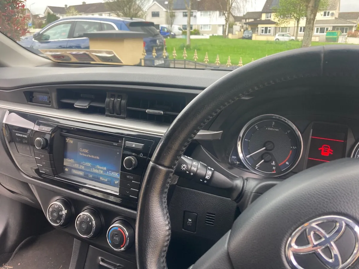 Toyota Corolla 2016 - Image 2