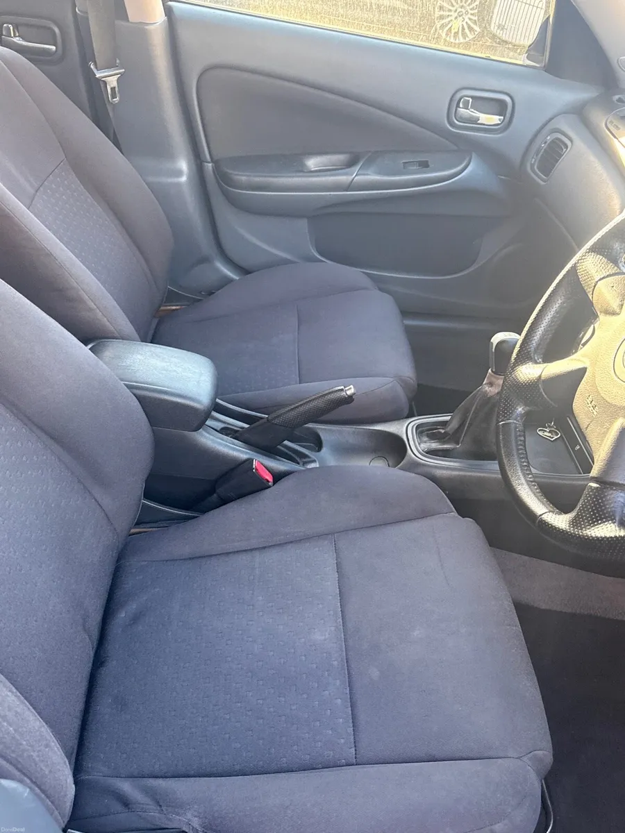 Nissan Almera 06 - Image 4
