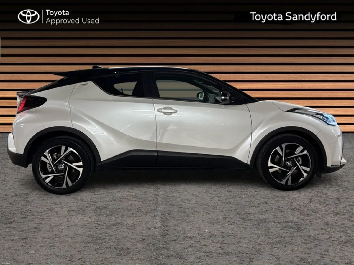 Toyota C-HR HYBRID SPORT BI-TONE // REAR CAMERA // - Image 3