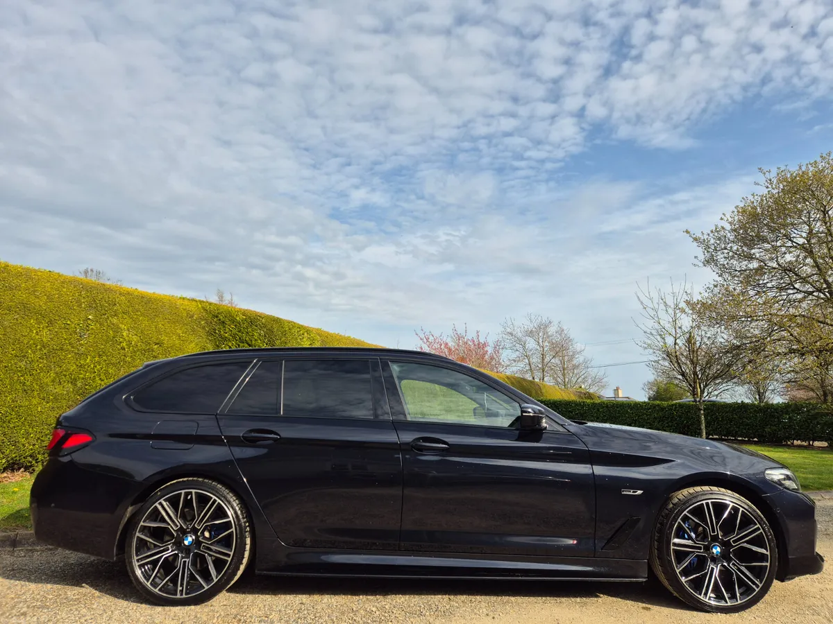 212'BMW 530E M-SPORT TOURING - Image 2