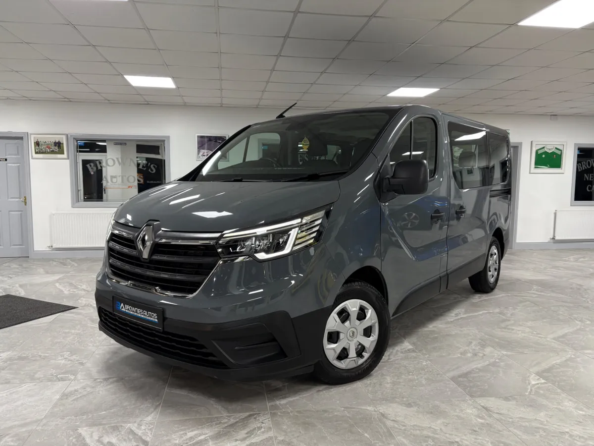 2023 Renault Trafic Business 9 Seater Automatic - Image 2