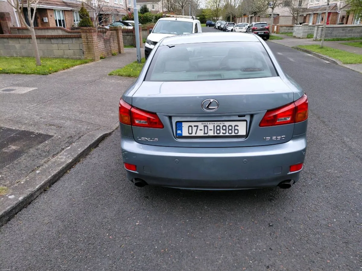 Lexus is250 - Image 4