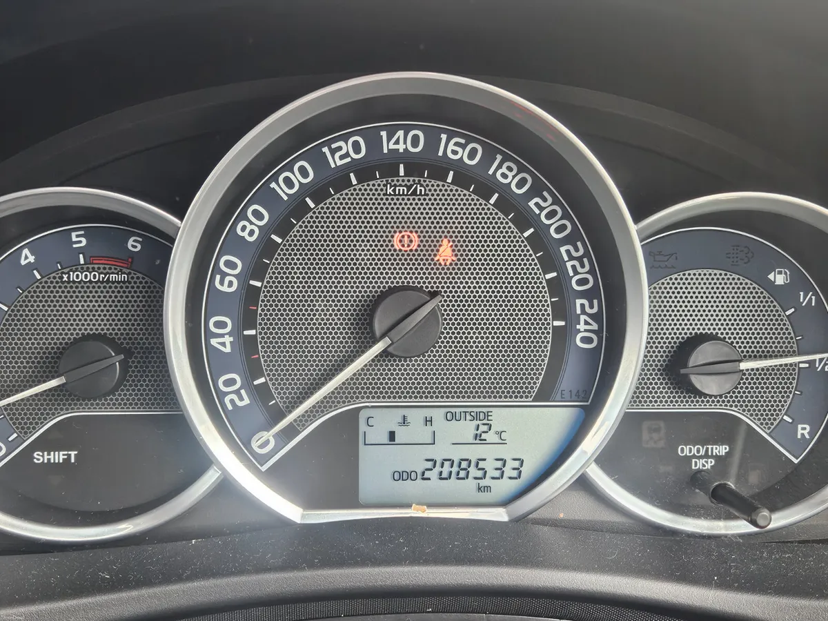 Toyota Auris 2013 - Image 3