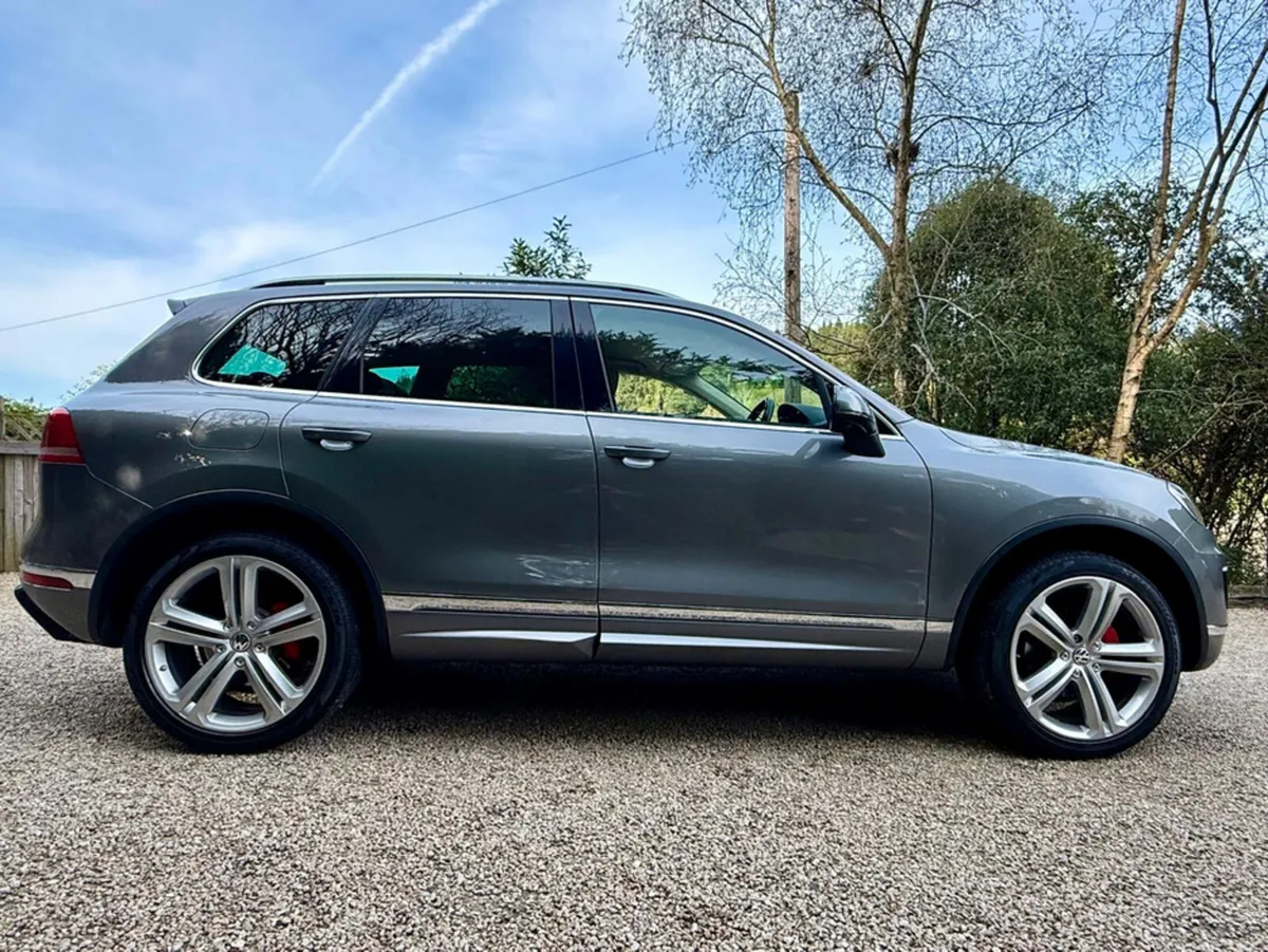 Volkswagen Touareg *Sale Agreed* 5 SEAT N1 R Line - Image 3