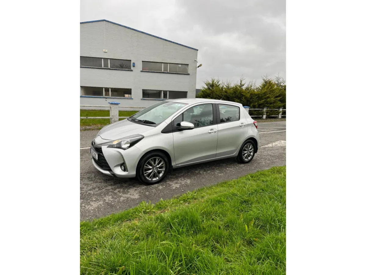 Toyota Yaris 1.0 LUNA 4DR - Image 1