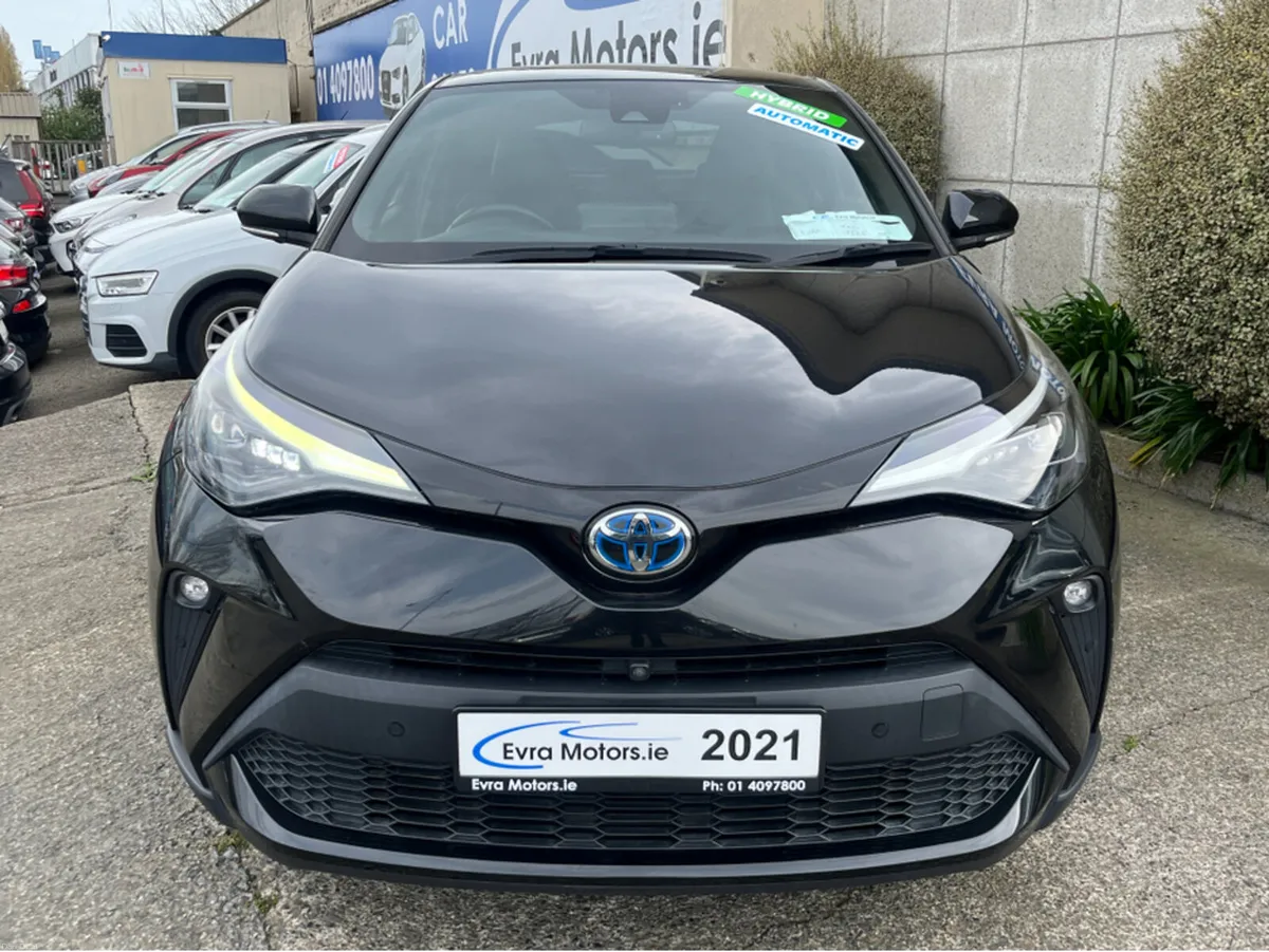 Toyota C-HR SOL AUTOMATIC HYBRID 1.8 PETROL //HIGH - Image 3