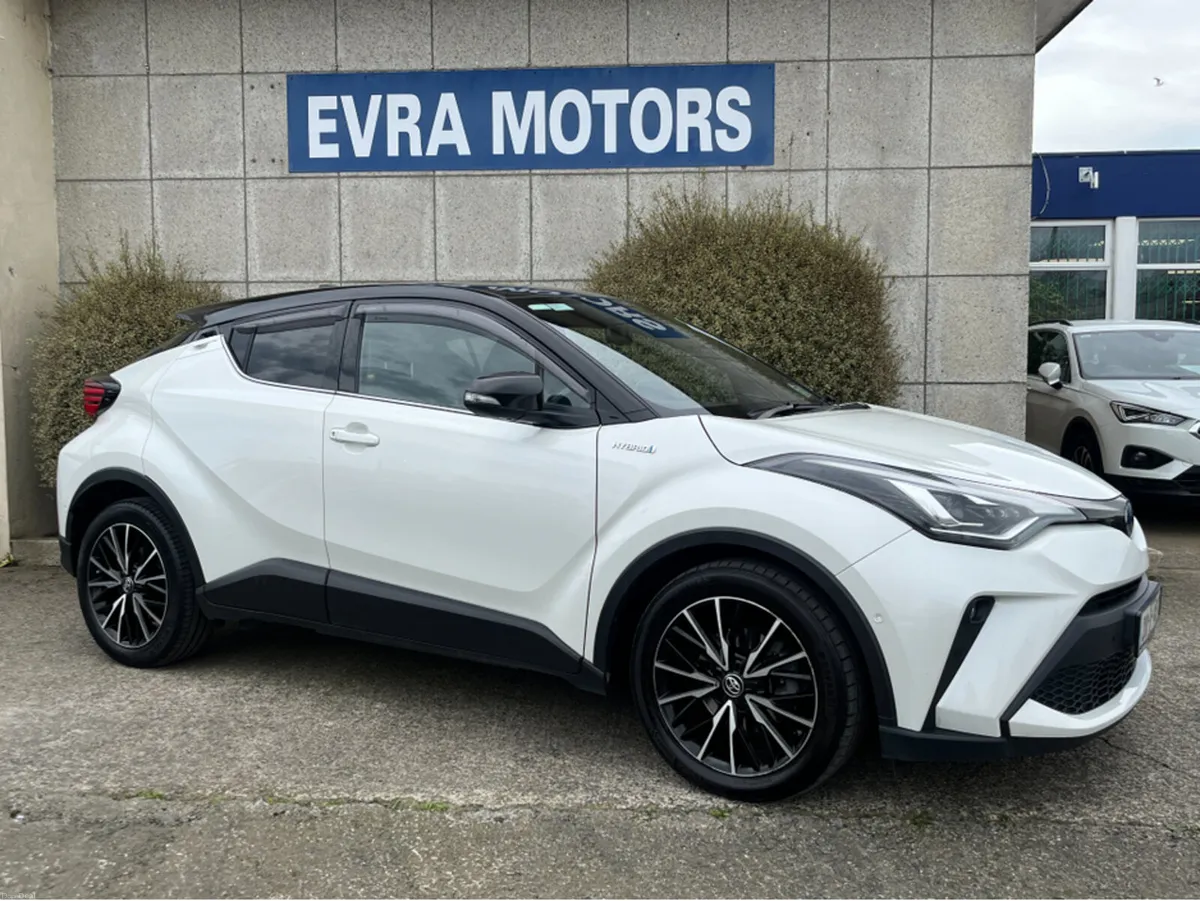 Toyota C-HR SOL HYBRID AUTOMATIC 1.8 PETROL //HIGH - Image 3