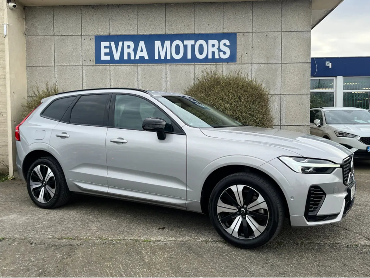 Volvo XC60 T6 PHEV PLUS DARK AWD 2.0 PETROL //PANO - Image 3
