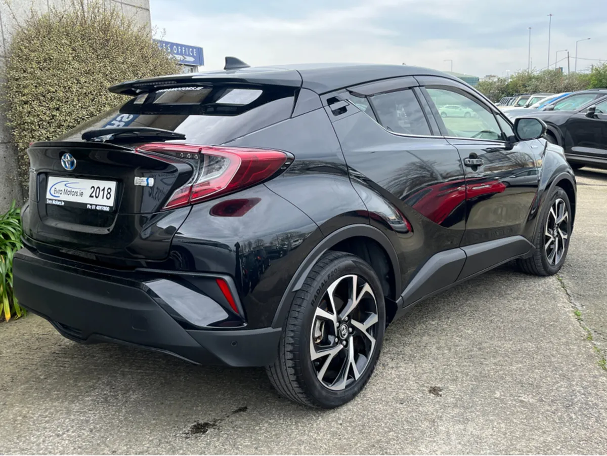 Toyota C-HR SOL AUTOMATIC HYBRID 1.8 PETROL //FULL - Image 4