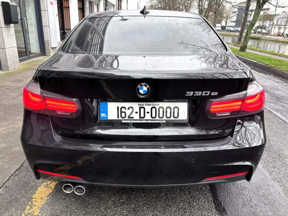 BMW 3-Series 330e M-SPORT LEATHER - Image 4
