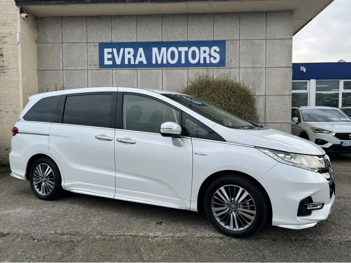 Honda Odyssey ABSOLUTE 7 SEATER AUTOMATIC HYBRID 2 - Image 3