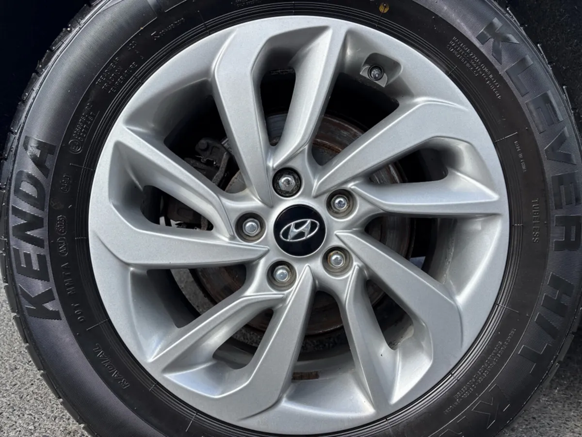 Hyundai Tucson 1.7 SE NAV BLD 116PS 5DR - Image 5