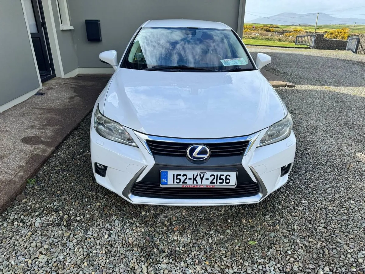 Lexus CT 2015 - Image 1