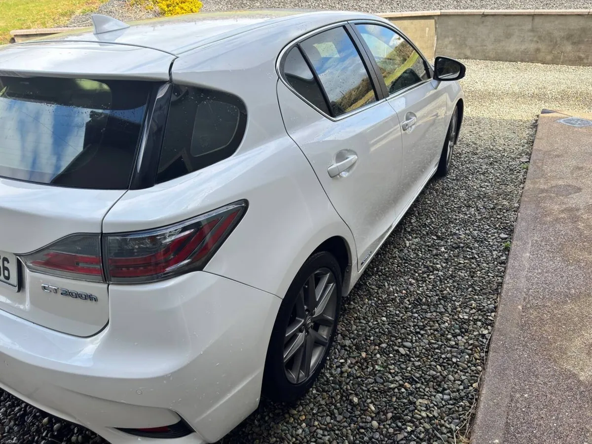 Lexus CT 2015 - Image 3