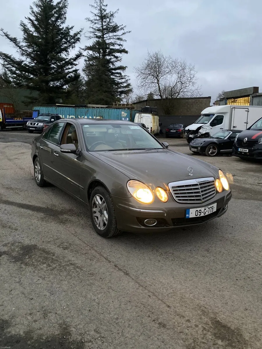 Mercedes Benz e220 - Image 3