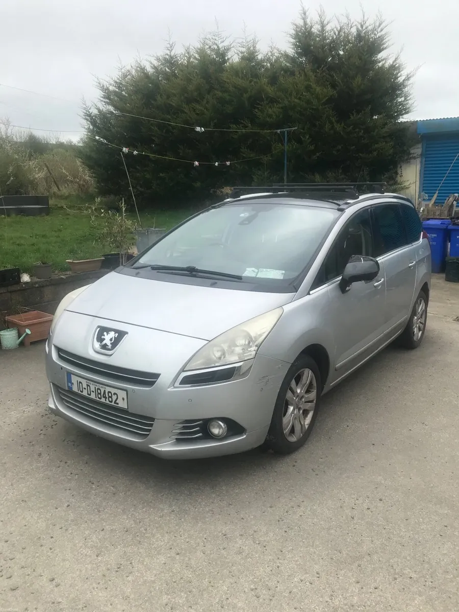 Peugeot 5008 2010 - Image 1